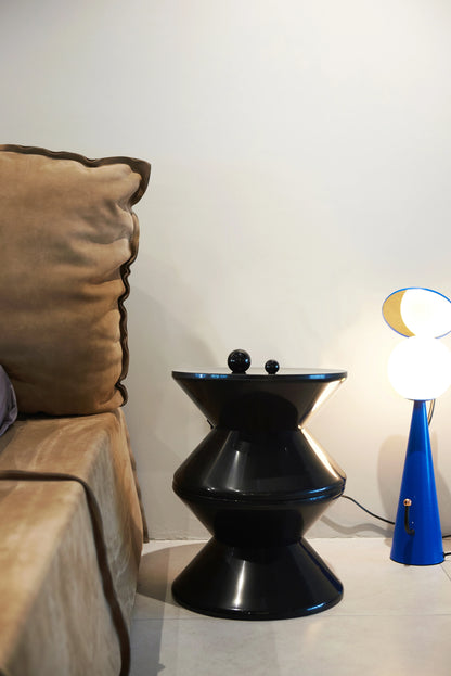 Aura Round Side Table in ABS Plastic With Contemporary Double-Hourglass Design - Elax Furniture