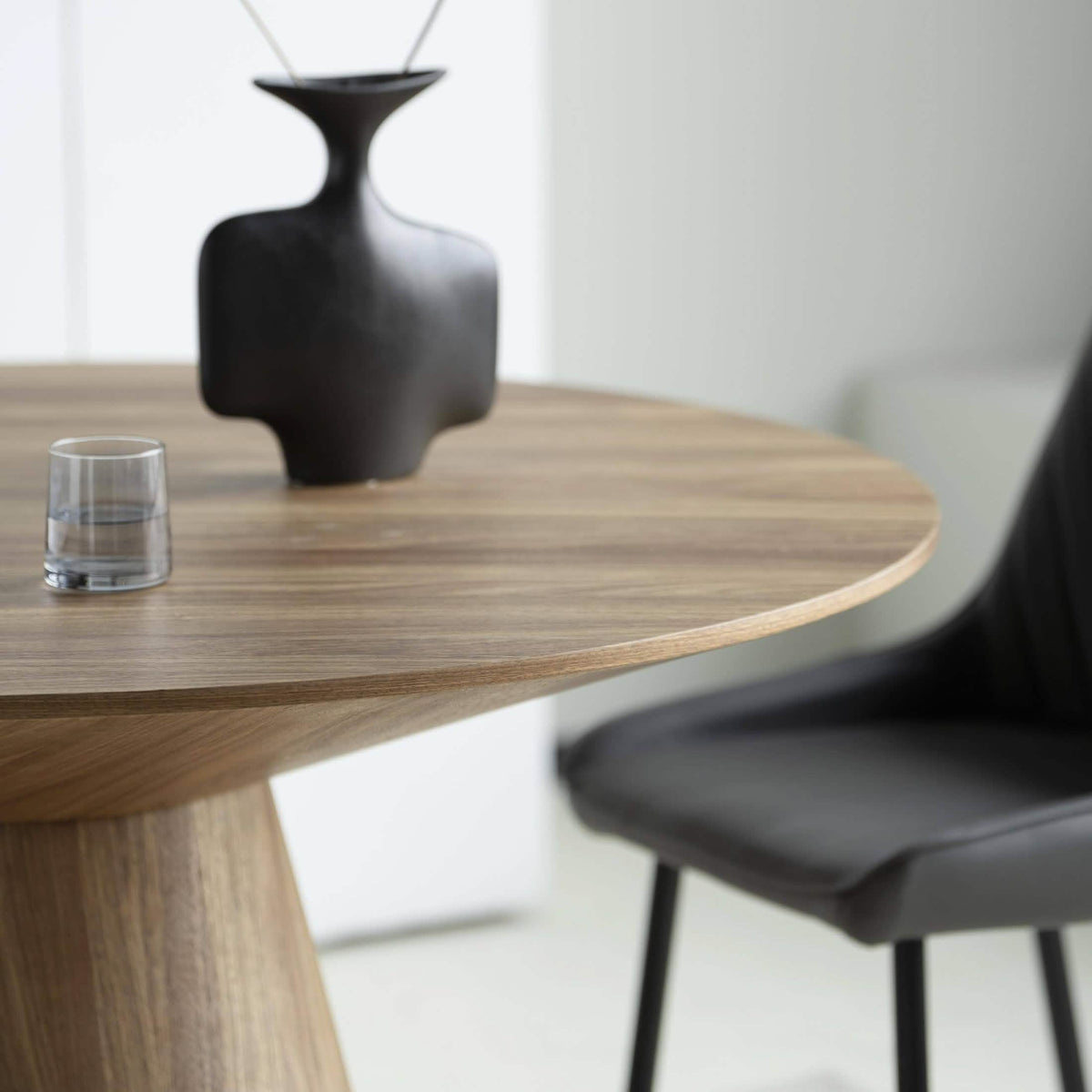 Fynix 47” Round Dining Table with Ash Wood Veneer Top and Pedestal Base Natural Wood Dining Table Leisuremod