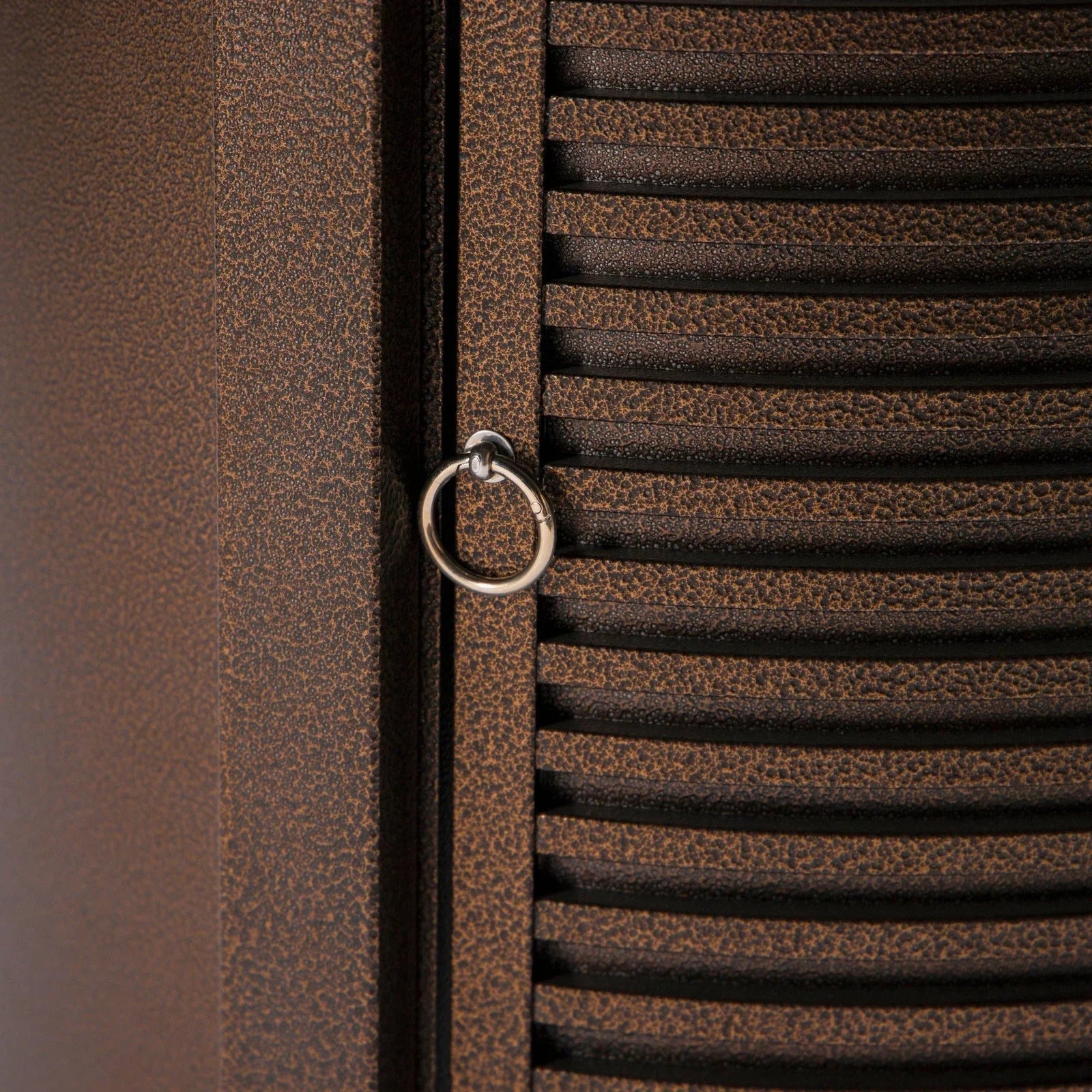 Walbrooke Modern Round Tank Holder Table with Tempered Glass Top and Powder Coated Aluminum Slats Design - Elax Furniture